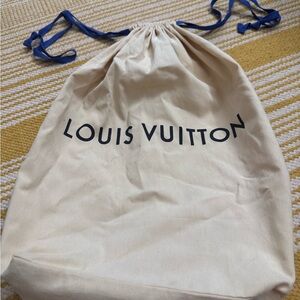 Louis Vuitton Cream Drawstring Dust Bag with Navy Ties